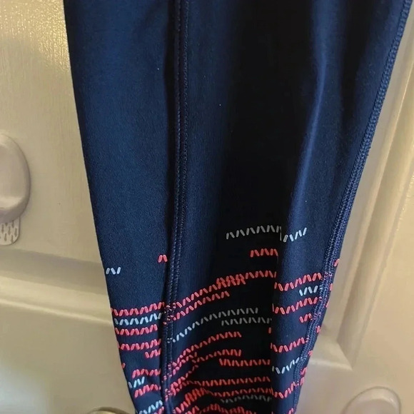 BNWT NEW BALANCE fitted tight print pants , leggings , sweat pants  . Blue red - Picture 6 of 12